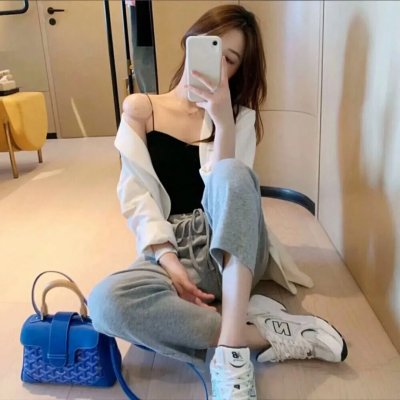 湖畔的女人们